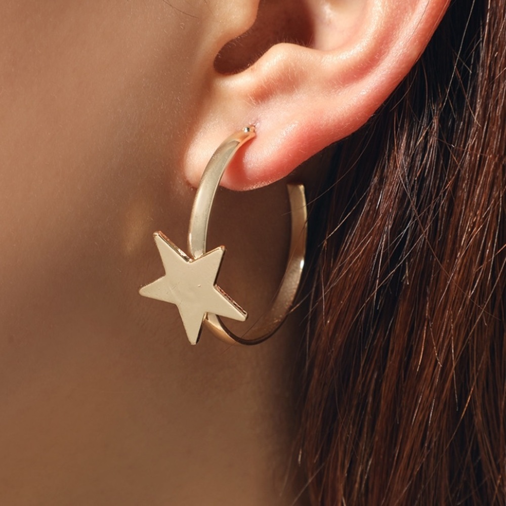 Last one 💕Cute Star Hoop Earrings Silver/Gold - Picture 2 of 6